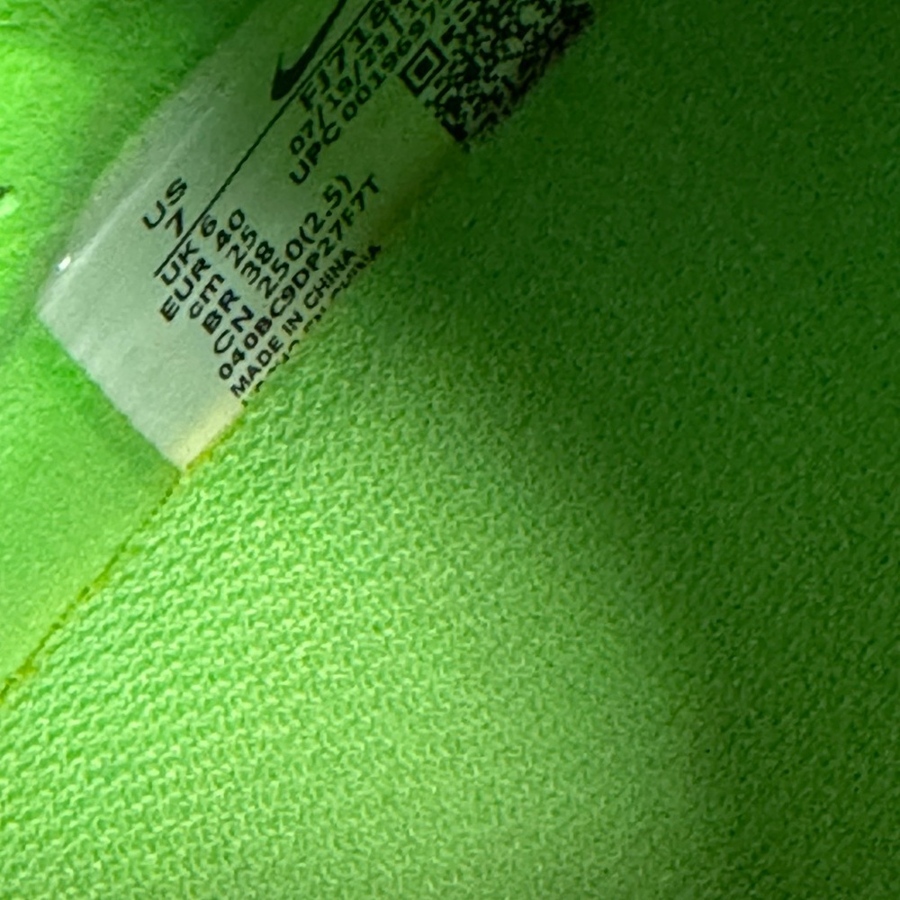 Used - Picture 2 of 8